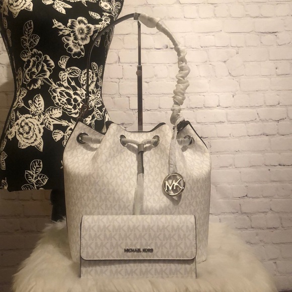 Michael Kors Handbags - 🌻🌹Mother’s Day SALE🌻🌹Michael Kors EDEN/JST Set